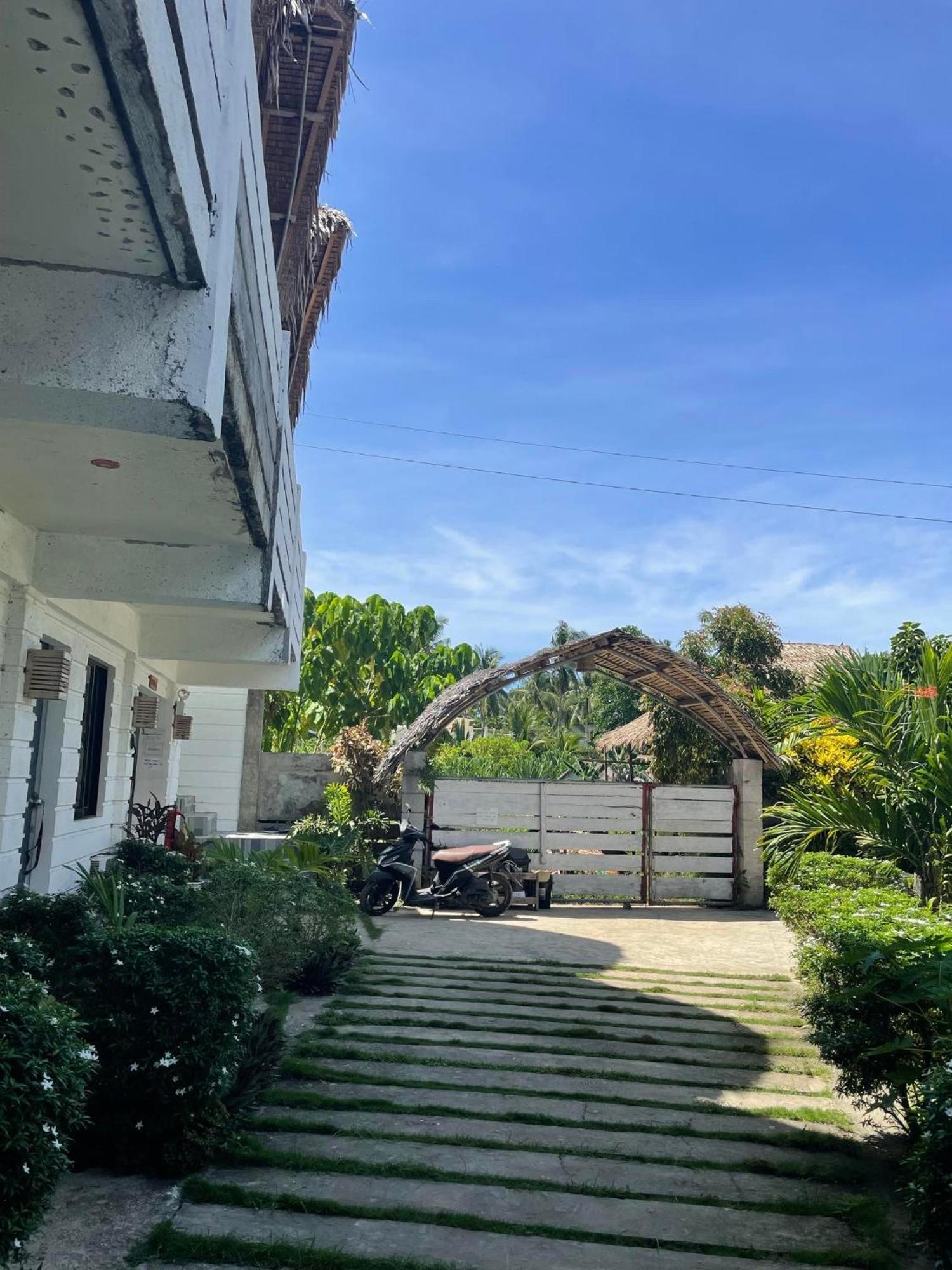 Point F Siargao Apartman Catangnan Kültér fotó
